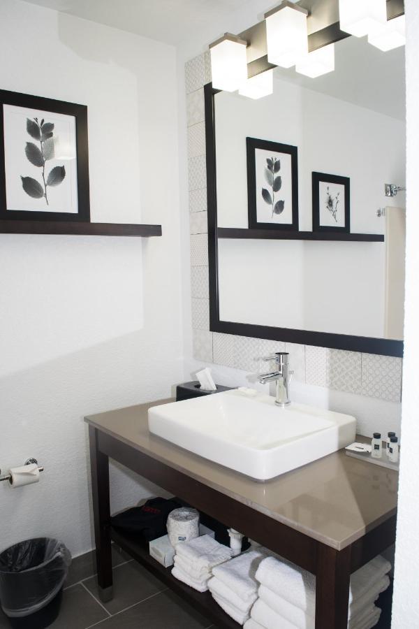 Country Inn & Suites By Radisson, Freeport, Il Dış mekan fotoğraf