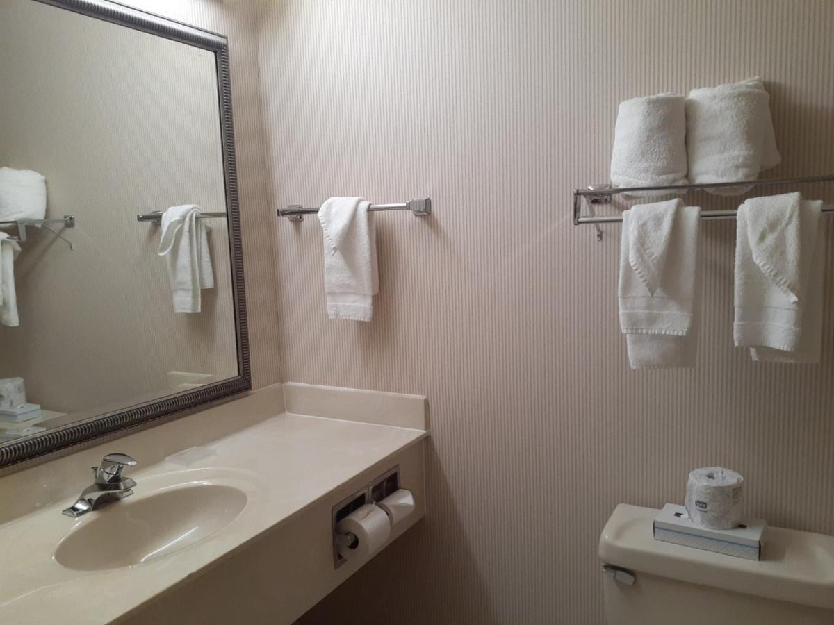 Country Inn & Suites By Radisson, Freeport, Il Dış mekan fotoğraf