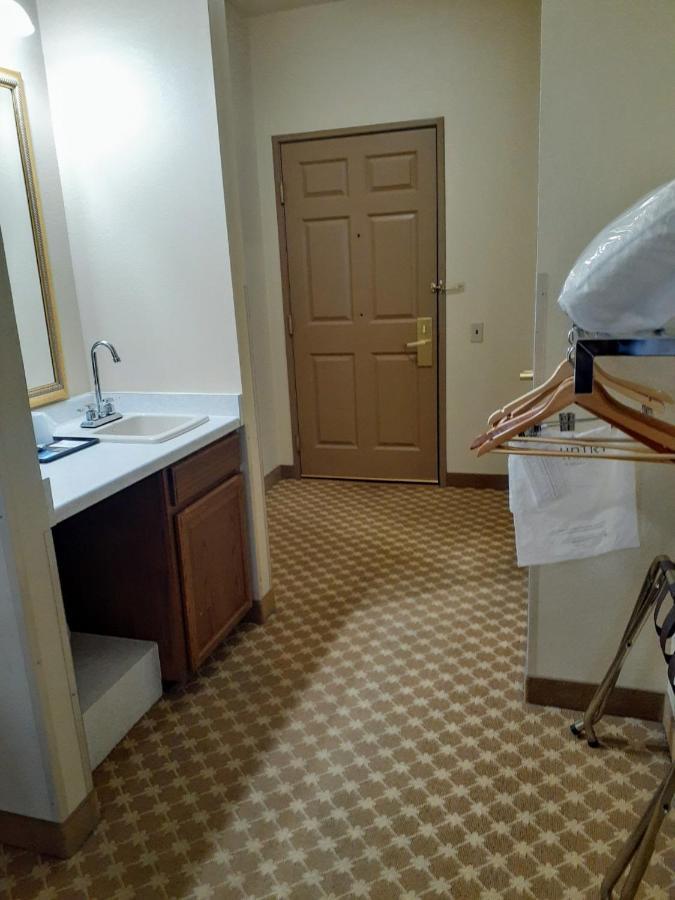 Country Inn & Suites By Radisson, Freeport, Il Dış mekan fotoğraf